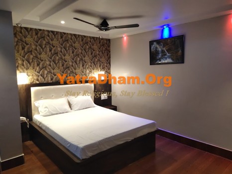 Naugachhia - YD Stay 326001 (Food Plaza Hotel Shreyash Inn) 2 Bed AC Room View 6