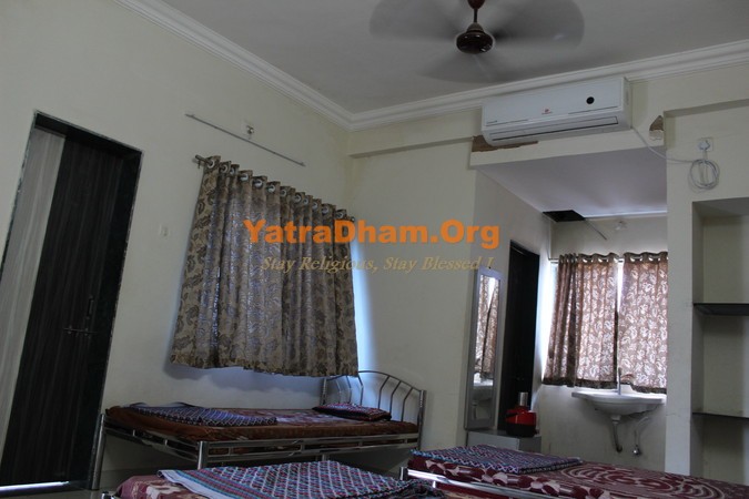 Saputara - Gajabhishek Jain Tirth Dormitory Room View4