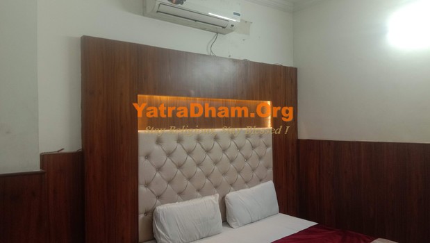 Dehradun - YD Stay 5802 (Hotel Ganesh Guest House) 2 Bed AC Room View 4