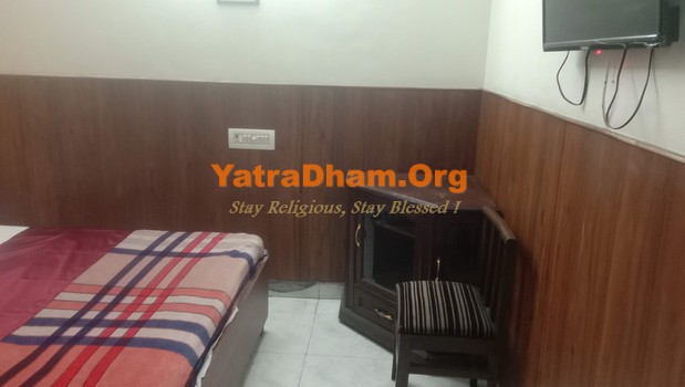 Dehradun - YD Stay 5802 (Hotel Ganesh Guest House) 2 Bed AC Room View 2