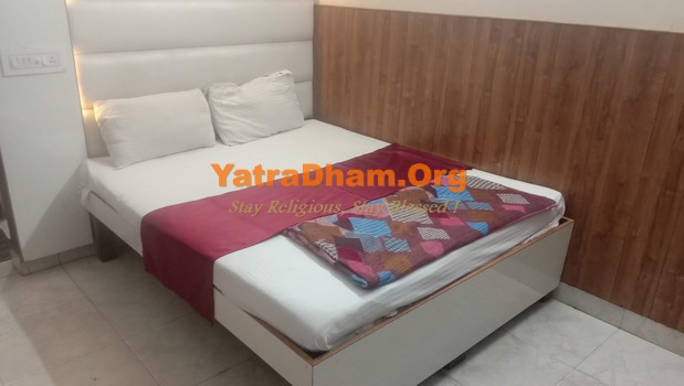 Dehradun - YD Stay 5802 (Hotel Ganesh Guest House) 2 Bed AC Room View 3