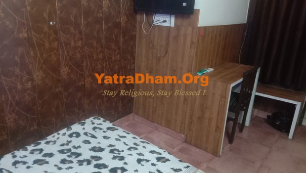Dehradun - YD Stay 5802 (Hotel Ganesh Guest House) 2 Bed AC Room View 6