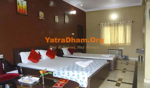 Muzaffarapur - YD Stay 323001 (Hotel Gayatri Palace) 2 Bed AC Room View 4
