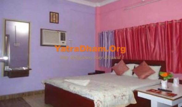 Muzaffarapur - YD Stay 323001 (Hotel Gayatri Palace) 2 Bed AC Room View 3