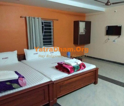 Thirunallar - YD Stay 269001 (Geetan Residence) Room View2