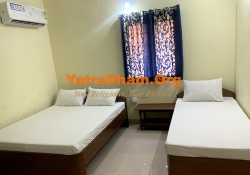 Kanchipuram - YD Stay 17404 (Geetha Residency) 3 Bed Room View 1
