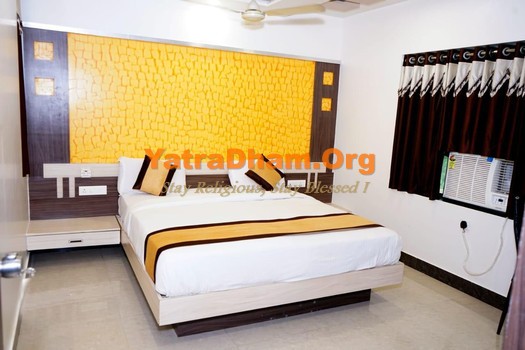 Dwarka - YD Stay 50002 (Hotel Gopal) 2 Bed AC Room View 1