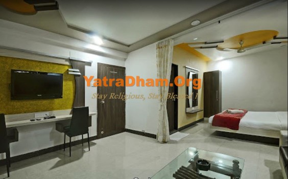 Dwarka - YD Stay 50002 (Hotel Gopal) 2 Bed AC Room View 4