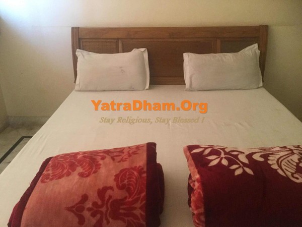 Govardhan Sukhdham Bhavan 2 Bed Ac Room