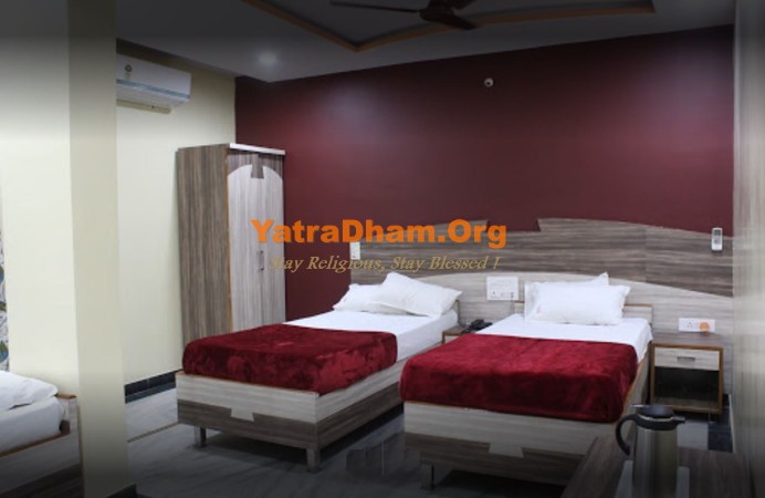 Nagpur - YD Stay 16102 Hotel Gujarat Room View2