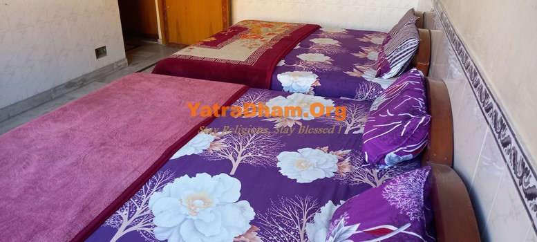Gokul (Mathura) Gujarati Samaj Dharamshala 4 Bed Non AC Room View 
