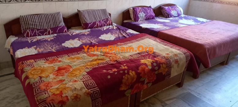 Gokul (Mathura) Gujarati Samaj Dharamshala 4 Bed Non AC Room View 