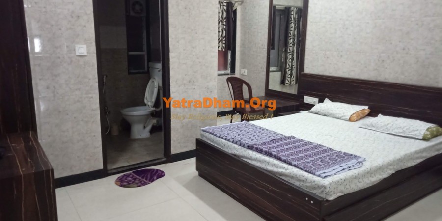 Kolkata Gujarati Samaj Dharamshala Room View 