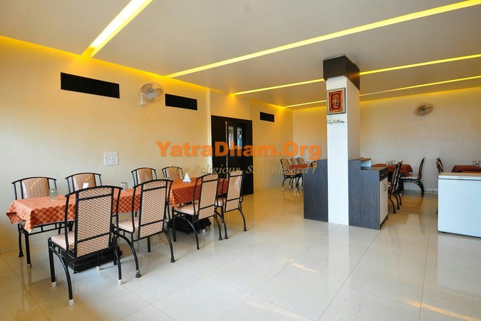 Karanja - YD Stay 294001 (Hotel Gurukrupa) Food Zone