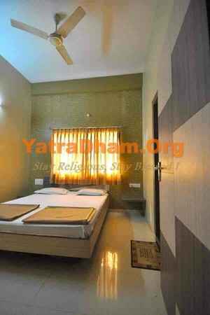 Karanja - YD Stay 294001 (Hotel Gurukrupa) Room View2
