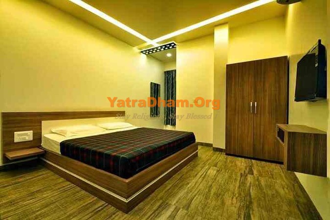 Karanja - YD Stay 294001 (Hotel Gurukrupa) Room View1