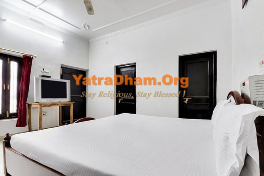Ayodhya - Hanuman Bagh Dharamshala 2 Bed AC Room View 3