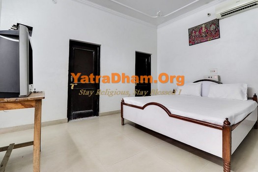 Ayodhya - Hanuman Bagh Dharamshala 2 Bed AC Room View 5