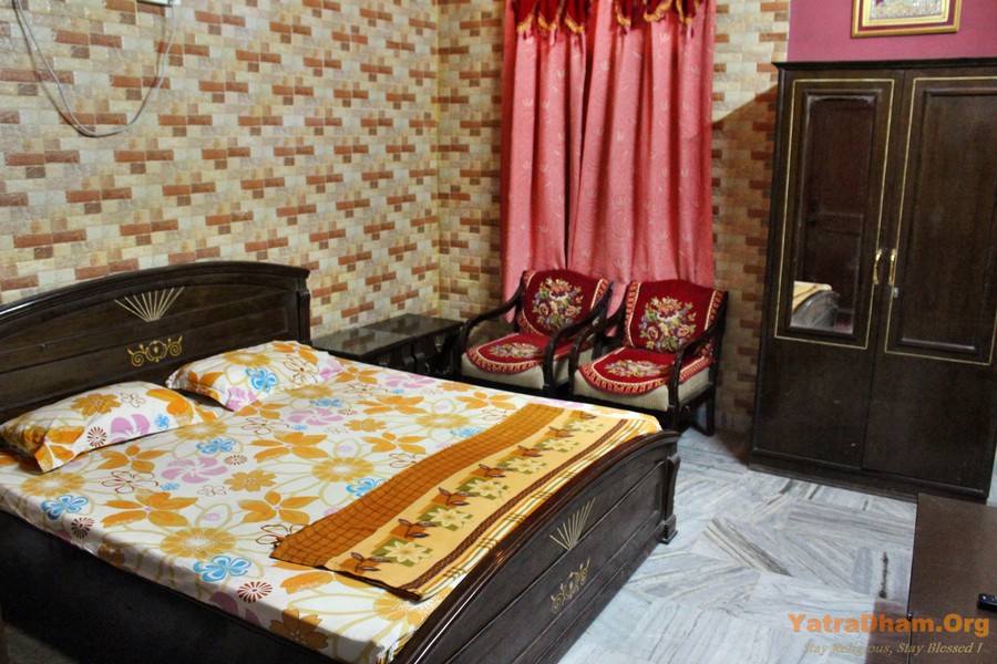 Haridwar Chetan Jyoti Ashram Dharamshala_2 BHK_A/c. Suite Room_View (Old Building)