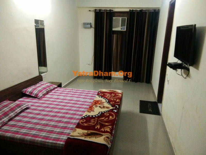 Haridwar_Gopi_Dham_Dharamshala_2 Bed_AC Room_View1