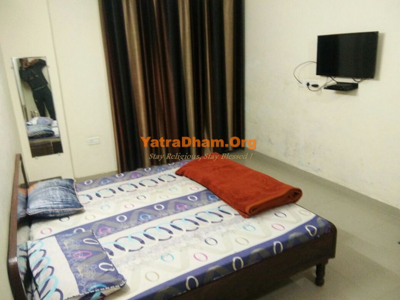 Haridwar_Gopi_Dham_Dharamshala_2 Bed_Non AC Room_View1