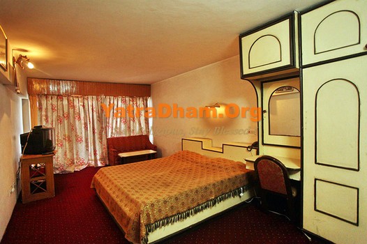 Srinagar - YD Stay 5705 (Hotel Heemal) 2 Bed Room View 4