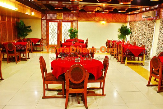 Srinagar - YD Stay 5705 (Hotel Heemal) Restaurant