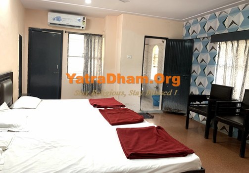 Secunderabad - YD Stay 157001 (Hotel Amardeep) 4 Bed Room View 1