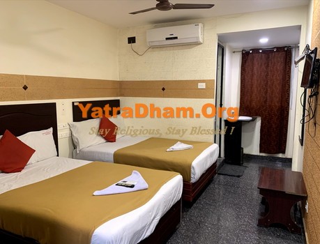 Madurai - YD Stay 4901 (Hotel Bhoopathi) 4 Bed Room View 1