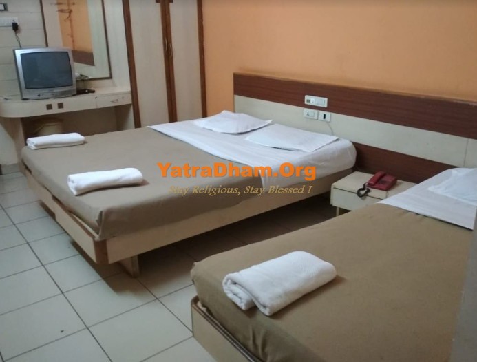 Badami - YD Stay 273002 (Hotel Rajsangam International) 3 Bed Room View 1