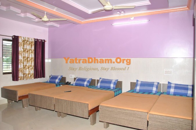 Badami - YD Stay 273001 Hotel Sanman Deluxe Room View3