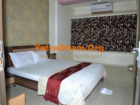 Junagadh - YD Stay 1003 (Hotel Sapphire) 2 Bed Room View 2