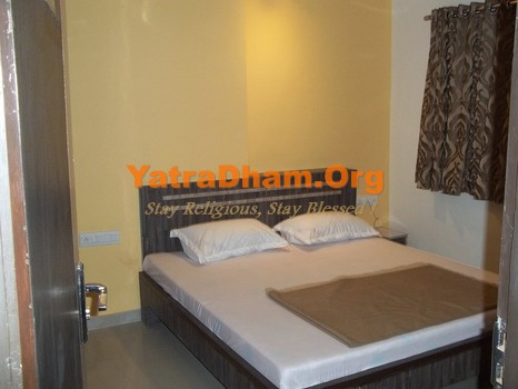 Junagadh - YD Stay 1003 (Hotel Sapphire) 2 Bed Room View 5