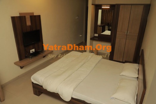 Junagadh - YD Stay 1003 (Hotel Sapphire) 2 Bed Room View 7