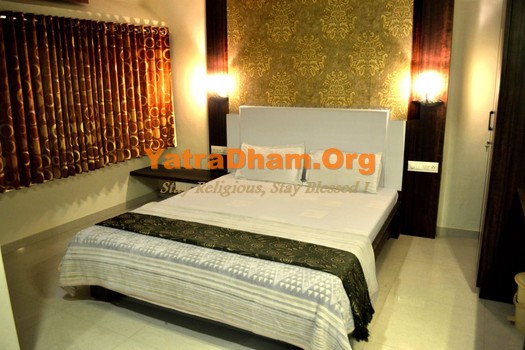 Junagadh - YD Stay 1003 (Hotel Sapphire) 2 Bed Room View 6