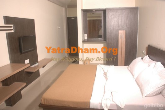 Junagadh - YD Stay 1003 (Hotel Sapphire) 2 Bed Room View 3