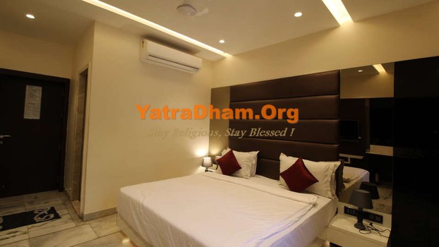 Pune - YD Stay 132002 (Hotel Shivam) 2 Bed AC Room View 1