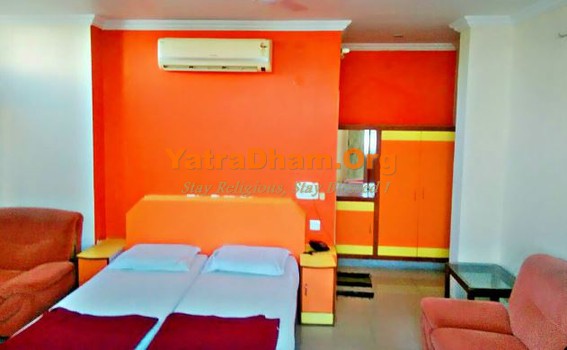 Raichur - YD Stay 264003 (Siddharth Hotel) 2 Bed Room View 1