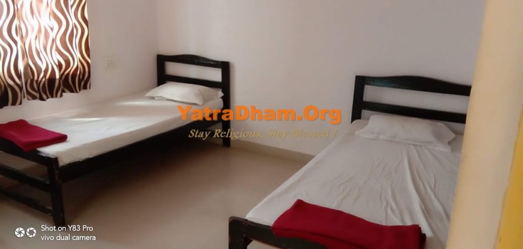 Naimisharanya Adichunchunagiri Mahasansthan math (Karnataka Ashram) 2 Bed Non AC Room View3