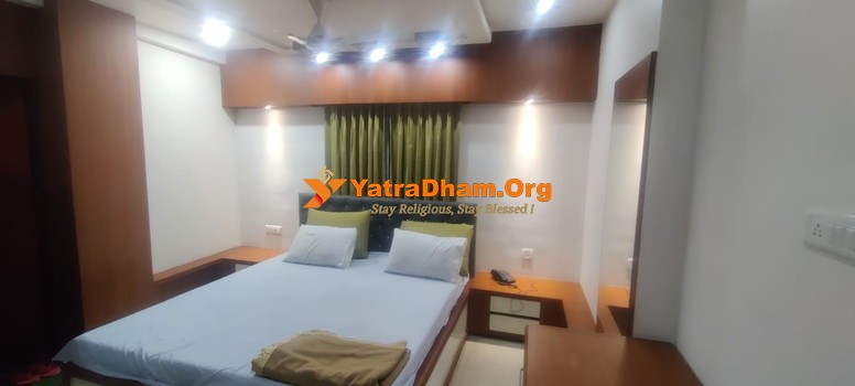 Hotel Bhakt Niwas Shegaon Room