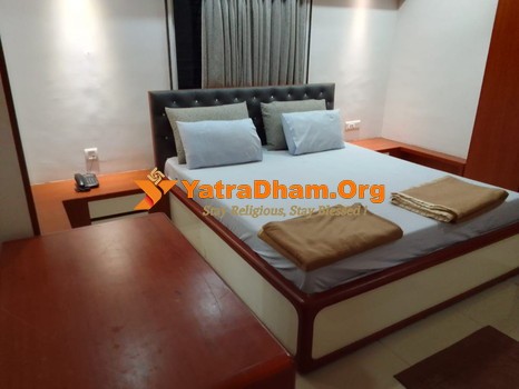 Hotel Bhakt Niwas Shegaon Room
