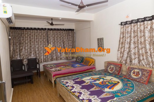 Ulhasnagar Pawan Dharamshala Room