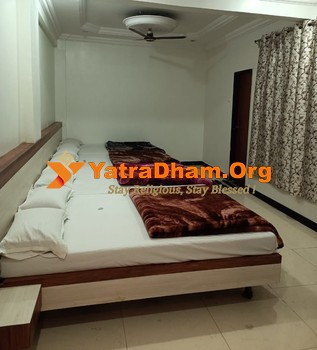 Shirdi Hotel Dwarka Nilayam 6 Bed Room