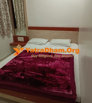 Shirdi Hotel Dwarka Nilayam 2 Bed Room