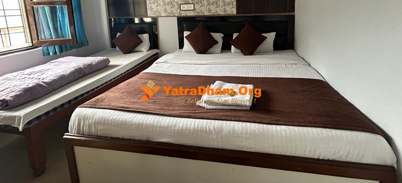  Rudraprayag Hotel Govind  3 Bed Deluxe Non AC Room