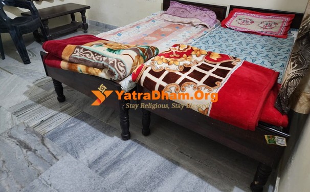 Rishikesh Ma Katyani mandir Gian Kartar Ashram  2 Bed Room View