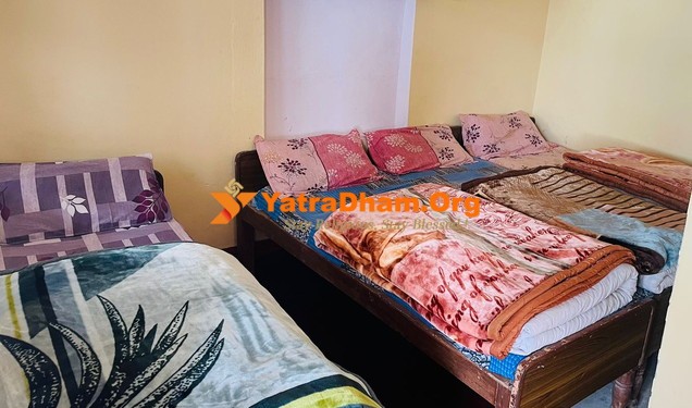 Badrinath Smriti Bhavan Home Stay 4 Bed Non AC Room View