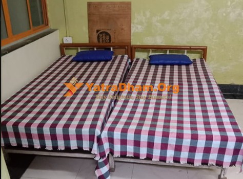 Bhadra Maruti Bhakta  Niwas Khuldabad 2 Bed non-AC Room