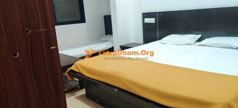 Tuljapur Bhavani Chatra Yatri NIwas 2 Bed Room
