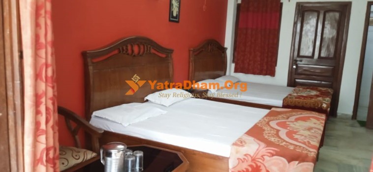 Mussoorie Hotel Jain Regency 4 Bed Deluxe Room
